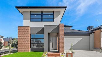 Head to great ocean  bowling point cook