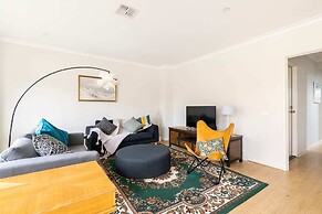 Head to great ocean  bowling point cook