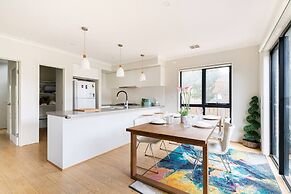 Head to great ocean  bowling point cook