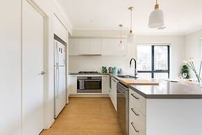 Head to great ocean  bowling point cook