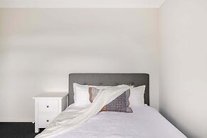 Head to great ocean  bowling point cook