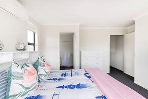 Head to great ocean  bowling point cook