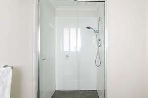 Head to great ocean  bowling point cook