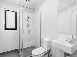 Head to great ocean  bowling point cook