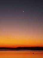 Log Cabin On And Overlooking a 9km Lagoon