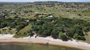 Log Cabin On And Overlooking a 9km Lagoon