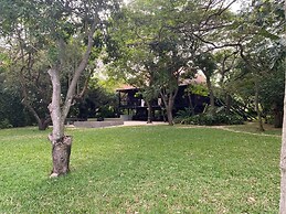 Log Cabin On And Overlooking a 9km Lagoon