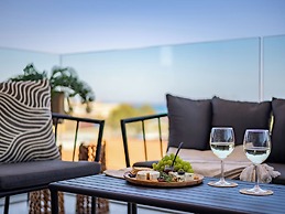 Sanders Gaia Bright 2 Bdr Apt With Sea View