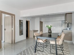 Sanders Crystal - Neat 1-bdr Apt w City View