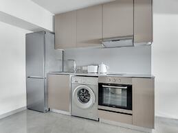 Sanders Crystal - Neat 1-bdr Apt w City View