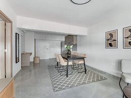 Sanders Crystal - Neat 1-bdr Apt w City View