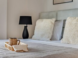 Sanders Crystal - Cozy 1-bdr Apt w City View