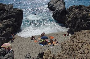 Calergi 11-superior Design 2 Bdr Maisonette. Beaches-sunsets-mindful E