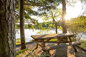 Mersey River Chalets a nature retreat