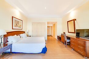 Yellow Praia Monte Gordo