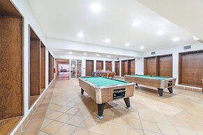 Yellow Praia Monte Gordo