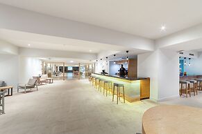 Yellow Praia Monte Gordo