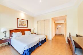 Yellow Praia Monte Gordo