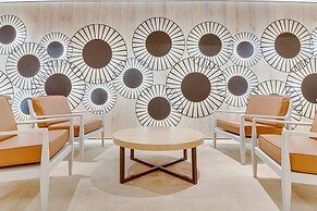 Yellow Praia Monte Gordo