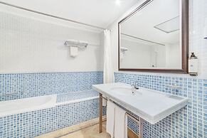 Yellow Praia Monte Gordo