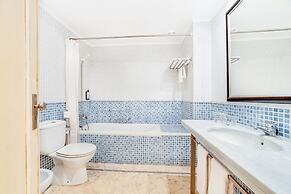 Yellow Praia Monte Gordo