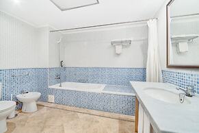 Yellow Praia Monte Gordo