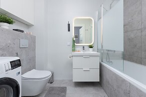 Warsaw Apartment With Terrace by Renters