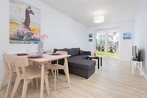 Warsaw Apartment With Terrace by Renters