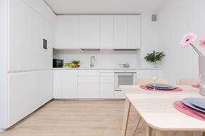 Warsaw Apartment With Terrace by Renters