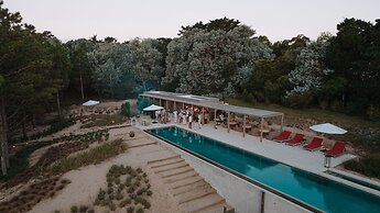 LUZ Culinary Wine Lodge