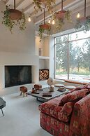 LUZ Culinary Wine Lodge