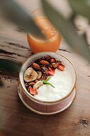 LUZ Culinary Wine Lodge