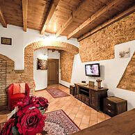 Laura - Center Sal - Child Friendly