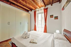 Laura - Center Sal - Child Friendly