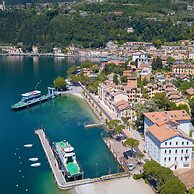 Laura - Center Sal - Child Friendly