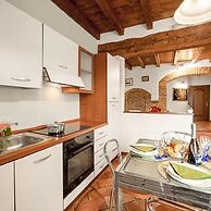 Laura - Center Sal - Child Friendly