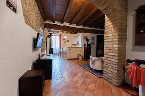 Laura - Center Sal - Child Friendly