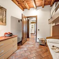 Laura - Center Sal - Child Friendly