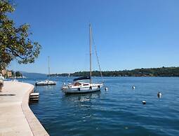 Laura - Center Sal - Child Friendly