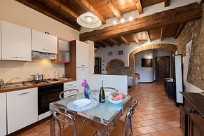 Laura - Center Sal - Child Friendly