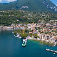 Laura - Center Sal - Child Friendly