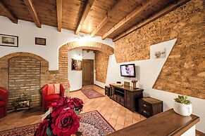 Laura - Center Sal - Child Friendly