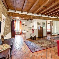 Laura - Center Sal - Child Friendly