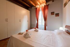 Laura - Center Sal - Child Friendly