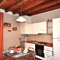 Laura - Center Sal - Child Friendly