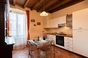 Laura - Center Sal - Child Friendly