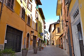 Laura - Center Sal - Child Friendly