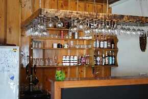 Alisson Hotel & Restaurant