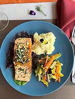 Alisson Hotel & Restaurant