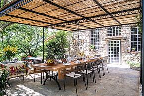 Borgo San Polino a Charming Eco-lodge